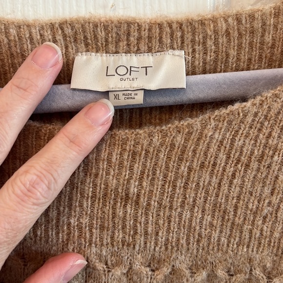 🆕 New Listing! Light Tan Soft sweater in waffle design - Picture 3 of 7